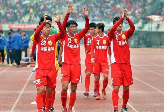 【泛亚电竞】
武汉卓尔输球草皮太湿滑？队员轻敌了？(图9)