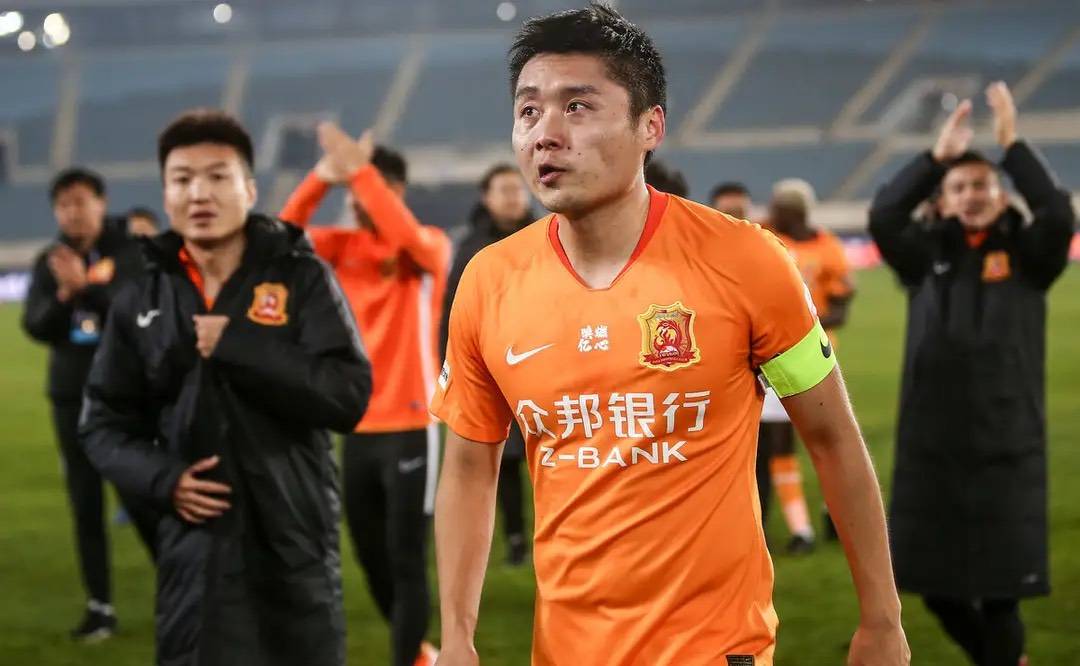 “泛亚电竞官网”
给李铁争气 武汉卓尔争议国脚造2球 打破魔咒水货外援或离队(图2)