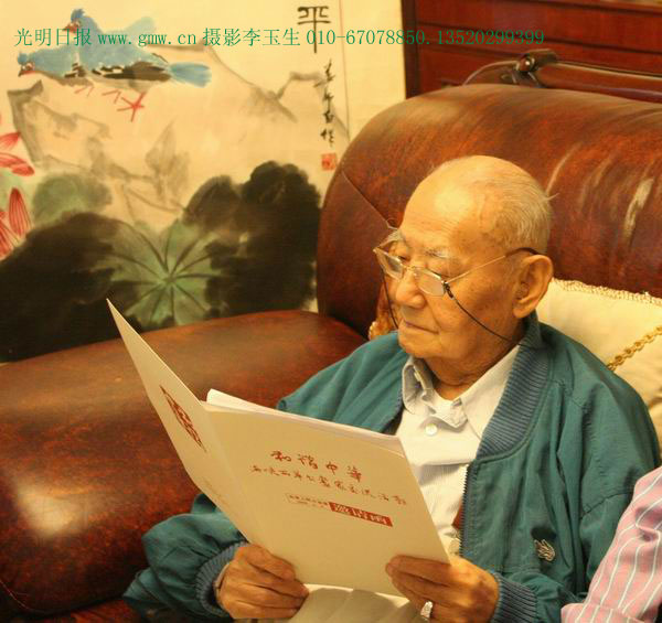 泛亚电竞官网-4425颗卫星!SpaceX要为全球提供高速互联网服务(图2) 泛亚电竞